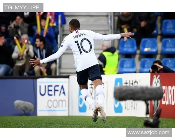 广州羽毛球队在欧锦赛中的默契配合与精彩表现分析MBA