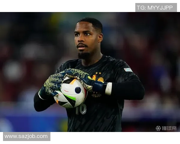 迈尼昂的崛起与挑战：从新星门将到足坛巨星的成长之路